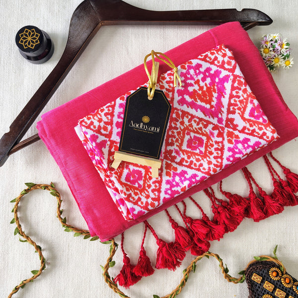 Gajri Handloom Cotton Saree With Designer Blouse